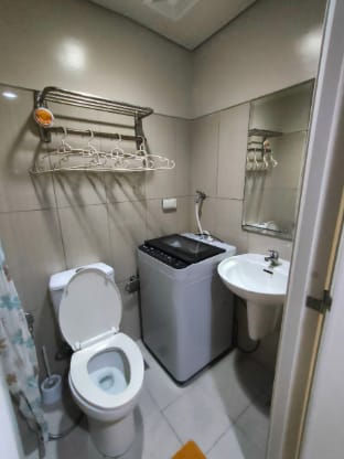Rosver Hideaway Near MOA (5-10 minutes walk) Apartment in Pasay