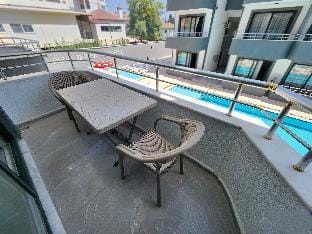 Antalya Manavgat Side'de havuzlu sitede 1+1 daire. Apartment in Side