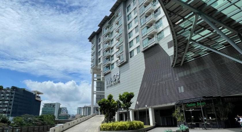 IMAGO THE LOFT Cozy 3BR with City View Balcony 7P Apartment in Kota Kinabalu