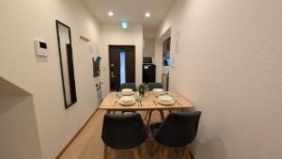 2min to Subway/Easy access to Namba/USJ/Kyoto/KIX Vacation rental in Osaka