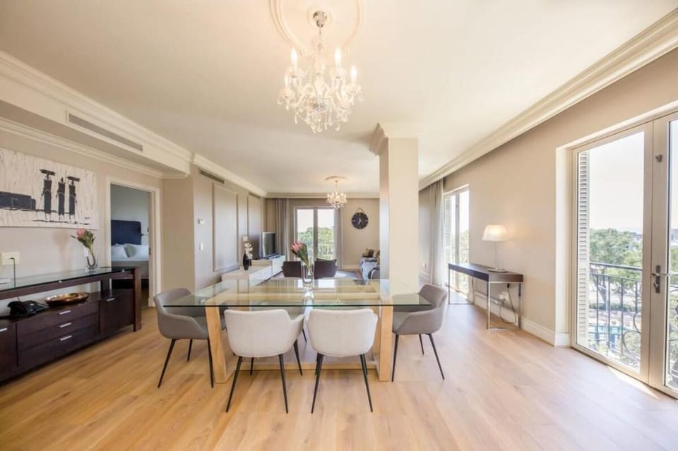 Green Point Apartment walking Distance to Stadium Apartment in Cape Town