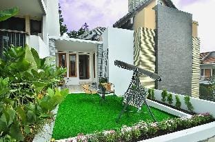 Villa Bandung dago minimalist & Comfort Villa in Bandung