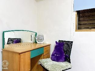 C寧夏夜市~明亮大窗/6門大衣櫃~方正通風 Apartment in Taipei City