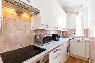 Modern 2 Bedroom Flat Near Queensway Apartment in City of Westminster
