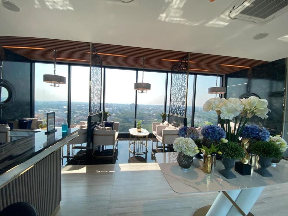 Adjoining 2B2B-Sky River-InfinityLong Rooftop Pool Apartment in Chiang Mai