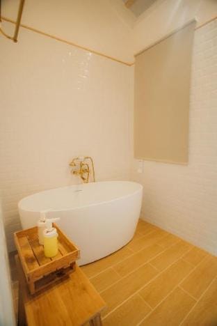 White house @Ping river, Mae Rim Vacation rental in Thailand