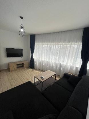 Wisivise-Kiralık Yeni Eşyalı 2+1 Merkez’de Ev Apartment in Famagusta
