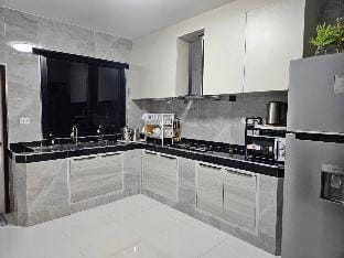 Mana Pool Villa Villa in Pattaya City