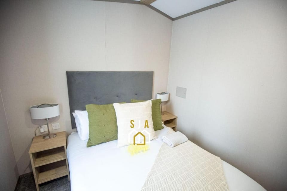 Grantown Get Away - SJA Stays - Modern 2 Bed Static Vacation rental in Scotland