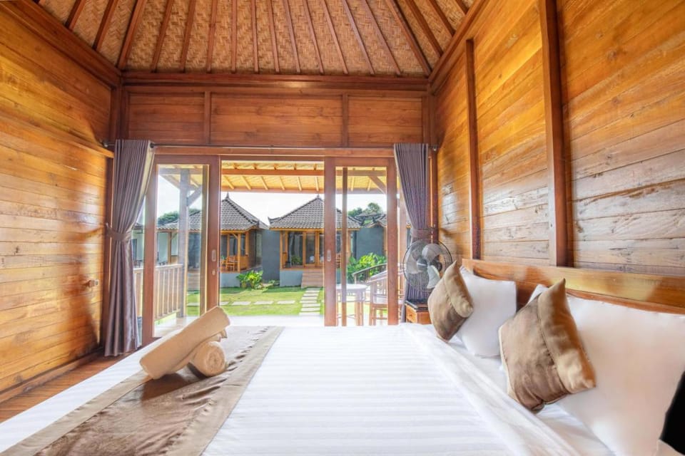 D Sila's Tepi Danu Villas Kintamani & Natural hot spring Lodge in Karangasem Regency