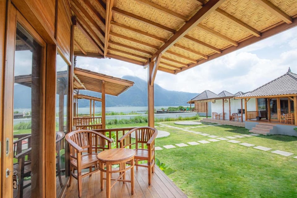 D Sila's Tepi Danu Villas Kintamani & Natural hot spring Lodge in Karangasem Regency