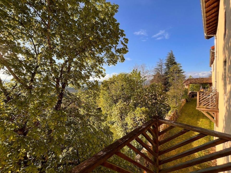 Le repaire de l'écuyer - gitesdanslain Hotel in Auvergne-Rhône-Alpes