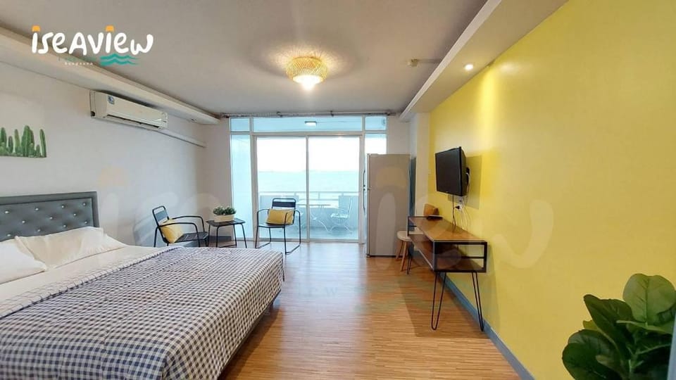 i Sea View Bangsaen Royal Beach Apartment in Chon Buri Changwat