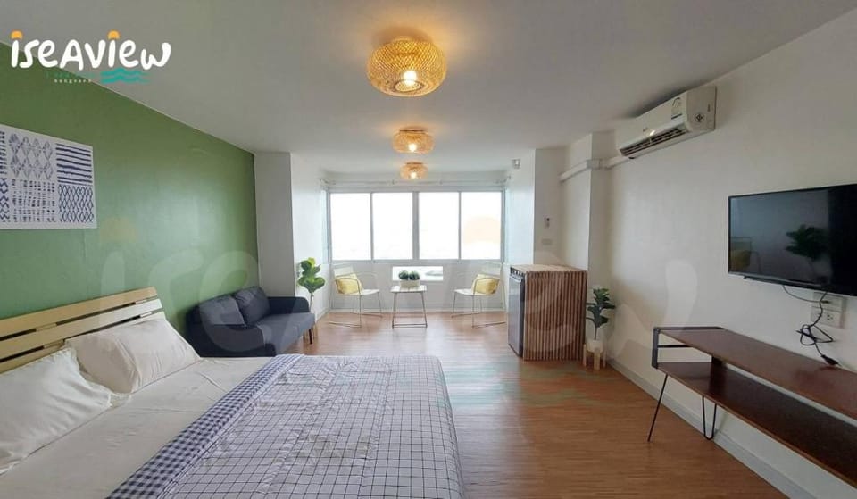i Sea View Bangsaen Royal Beach Apartment in Chon Buri Changwat
