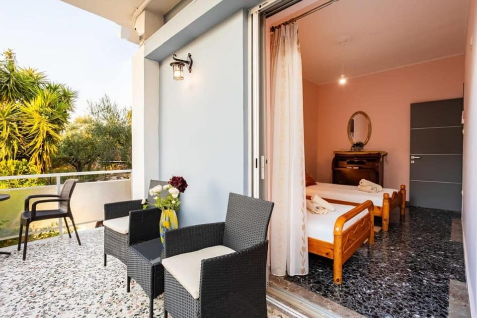 Avia Seaview Getaway - Konstantina s Hidden Haven Apartment in Messenia