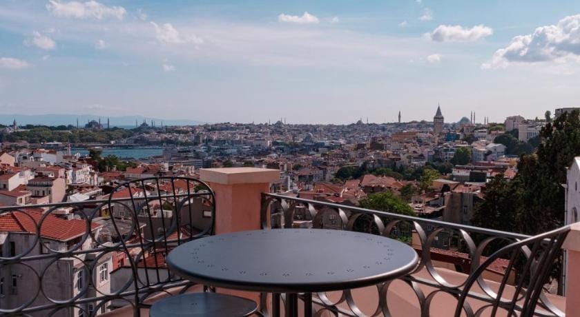 Homie Suites | Cihangir | 110sqm 1br w garden #TU1 Apartment in Istanbul