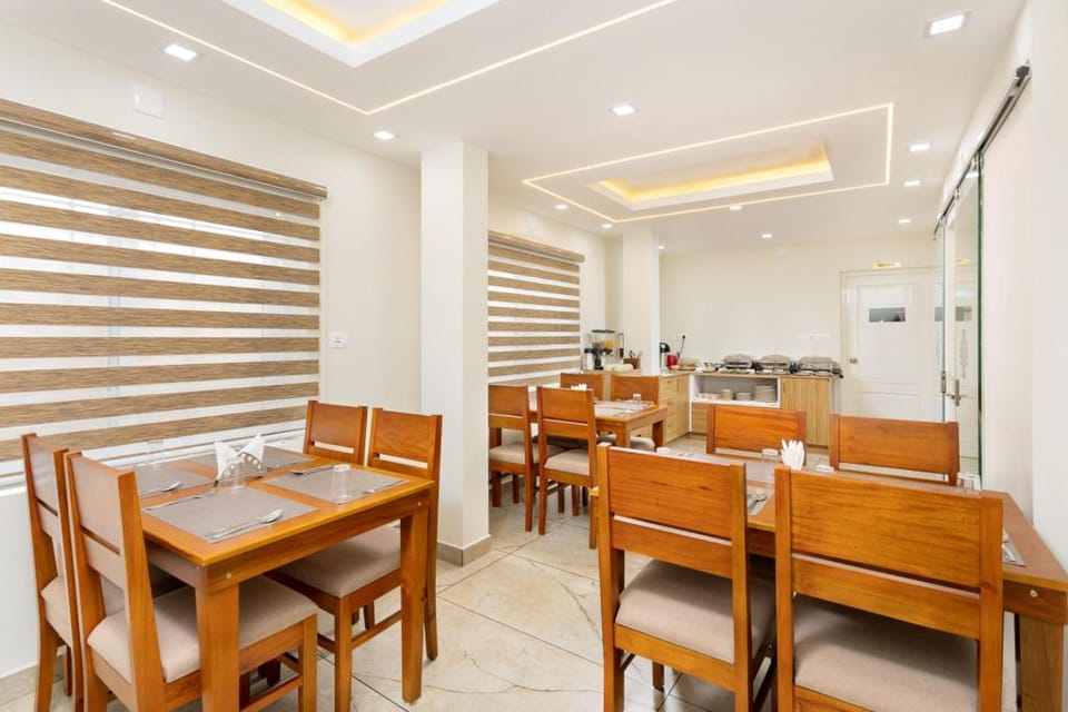 ESAA Airport Hotel Kochi Apartment in Kochi