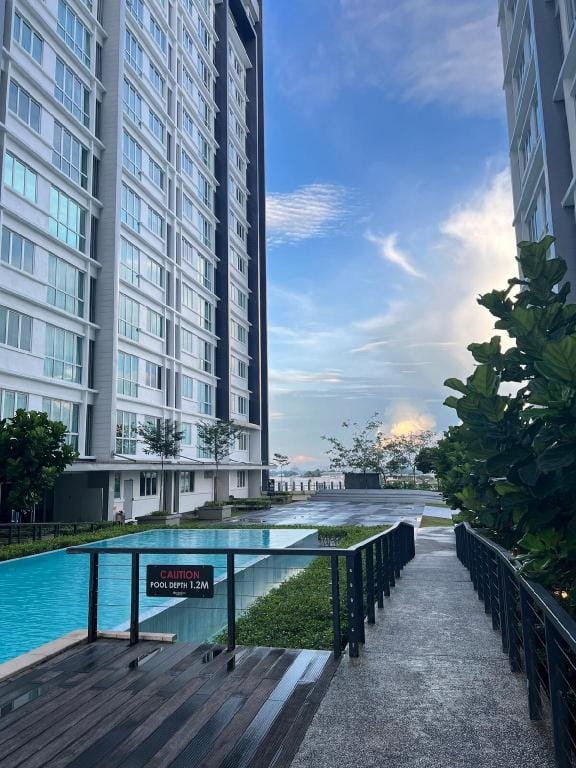 Ayyash Homestay wbalcony |freewifi @ Metrocity Apartment in Kuching