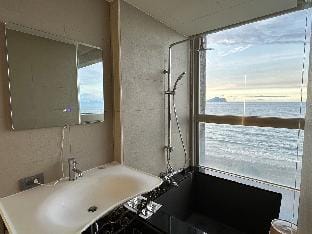 Yi lan海景第一排渡假房 眺望龜山島/絕美日出 海想看見 Apartment in Taiwan, Province of China