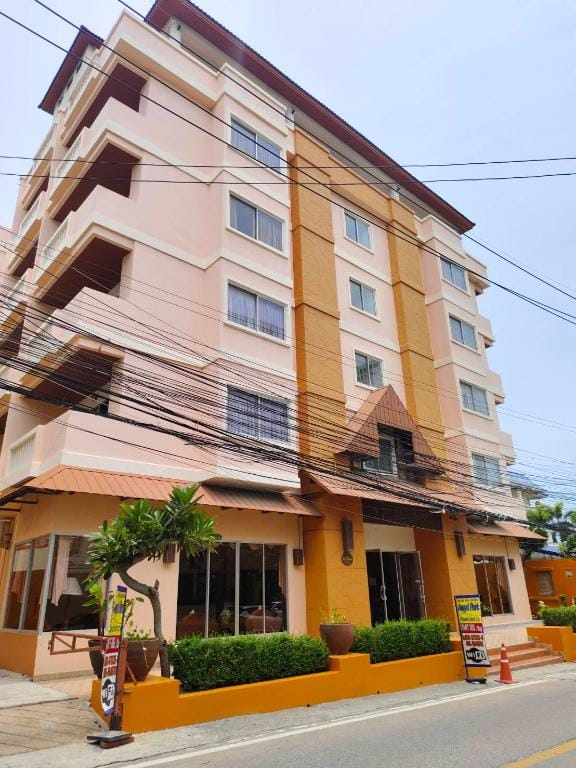 Angel Park Residence Hotel in Pattaya City