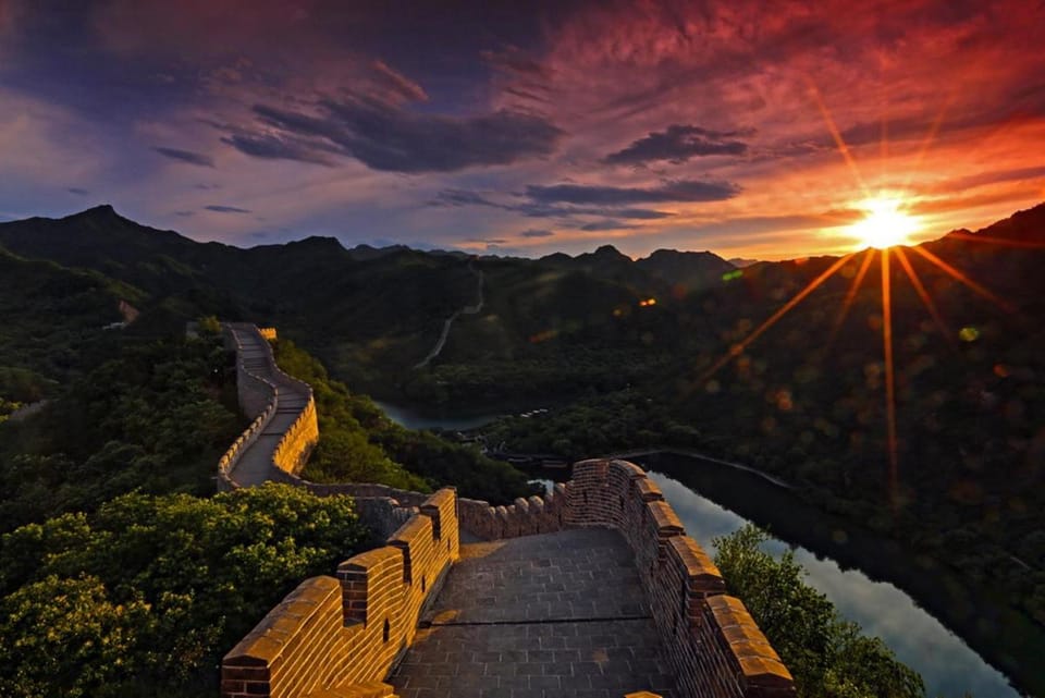 Huanghuacheng Water. Great Wall Derunju Guesthouse Apartment in Beijing