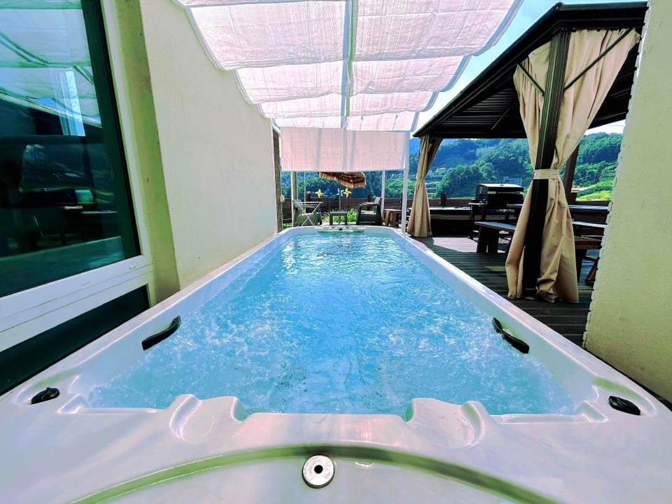 Gapyeong Pool Villa Lavelo Pension Hotel in Gyeonggi-do