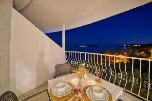 BlueNook Superior Suite Plus Sea View and Jakuzi 8 Apartment in Kas