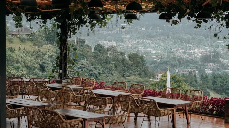 Damar Langit Resort Hotel in Cisarua
