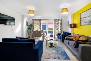 Foxherne 6 Bedroom 3 Bath Serviced House - 20 Vacation rental in Slough