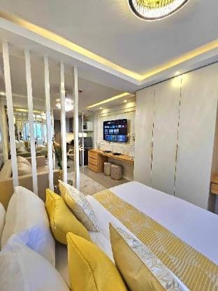Eros Suite by YourNest @ Shore 2 (Netflix + Wifi) Vacation rental in Pasay