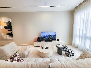 Austin Crest-Mahjong/Karaoke(4BR3B) 8-10px#Cowidea Vacation rental in Johor Bahru