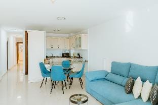 Seaview Splendor: 2 Bedroom Modern Comfort Apartment in Canary Islands