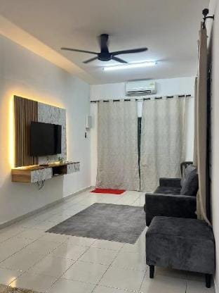 Y&Y。103, Taman Peraku serdang,32000 SITIAWAN.Perak Vacation rental in Perak