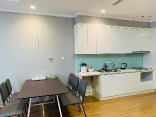 Luxury Royal 2br Apt/Balcony/Washer/shoppingcenter Apartment in Hanoi