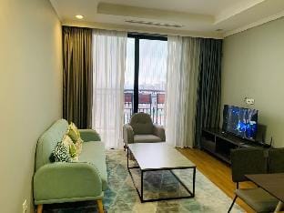 Luxury Royal 2br Apt/Balcony/Washer/shoppingcenter Apartment in Hanoi