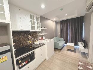 Muriel Room @ The Blu X Condo Apartment in Chon Buri Changwat