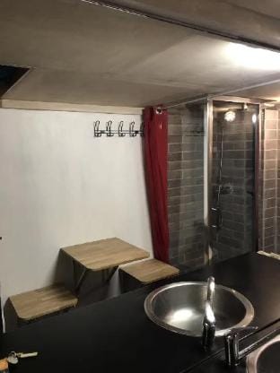Super tiny cozy loft, nest near Eiffel Tower Apartment in Paris