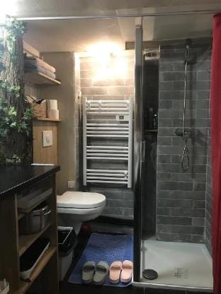 Super tiny cozy loft, nest near Eiffel Tower Apartment in Paris