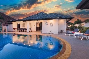 Villa Sabai minutes from the Beach/City Villa in Pattaya City