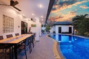 Villa Sabai minutes from the Beach/City Villa in Pattaya City