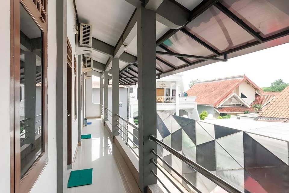 RedDoorz Syariah near Mall Of Serang Hotel in Indonesia