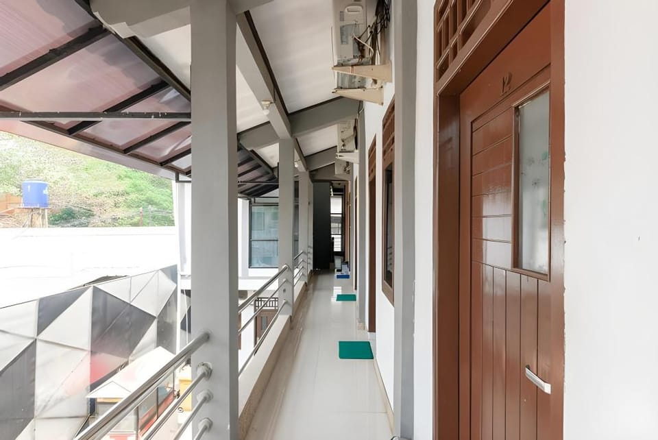 RedDoorz Syariah near Mall Of Serang Hotel in Indonesia