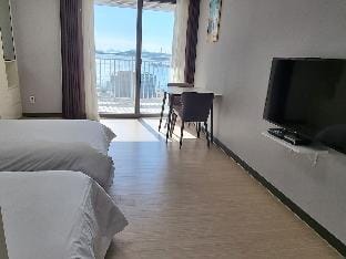 YeosuU-topUblessJC80S美친오션뷰요트무료예약후20%할인 프리미엄 침대2개 Apartment in South Korea
