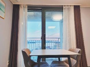 YeosuU-topUblessJC83S 美친오션뷰요트무료 예약후20%할인 프리미엄 침대2개 Apartment in South Korea