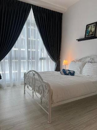 Foo homestay @ Setia sky88/5pax/KSL/CiQ/High floor Apartment in Johor Bahru