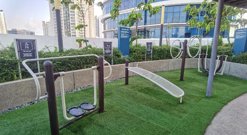 Comfy Luxury 5 Star bed & sofa 3R2B 2carpark WiFi Apartment in Petaling Jaya