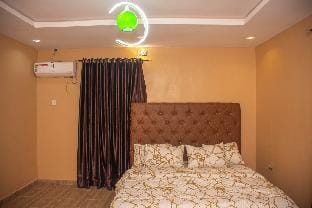 Cozy 1-Bed-Apt Retreat with King-size Bed Vacation rental in Lagos