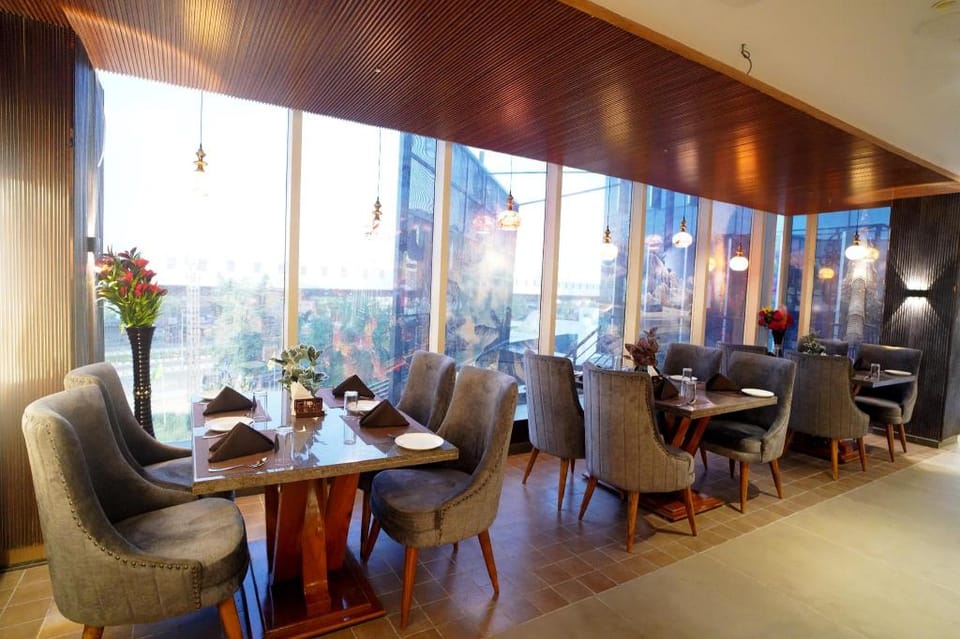 Hotel Sakura Gold Hotel in Gurugram