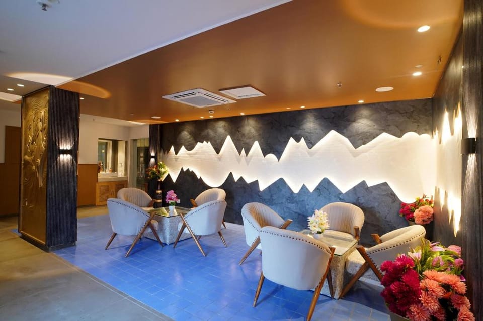 Hotel Sakura Gold Hotel in Gurugram