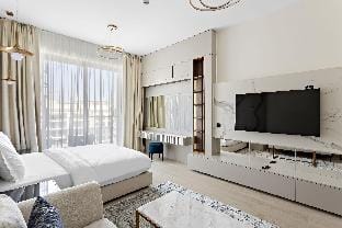 Cosy studio apartment with pool gym game room Apartment in Dubai
